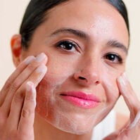 Confidence in a Cleanser 148ml-210501 Confidence in a Cleanser 148ml-210501 5